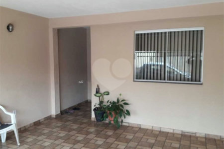 Casa térrea para venda, com 2 dormitórios, sendo 1 suíte.