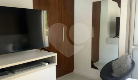 Casa à venda com 3 quartos, sendo 1 suíte,  no condomínio Villas de São Francisco, São Paulo - SP