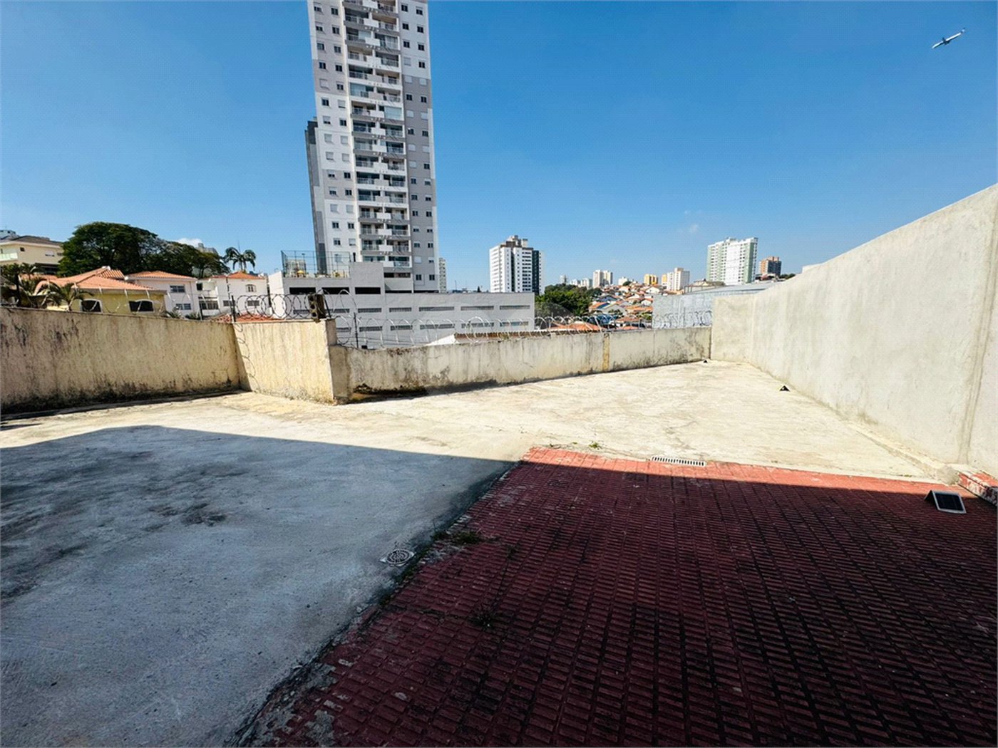 Casa à venda com 4 quartos, sendo 2 suítes,  em Vila Galvão, Guarulhos, SP