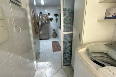 Casa à venda com 3 quartos, sendo 2 suítes, no condomínio Townhouse Village Morumbi, São Paulo - SP