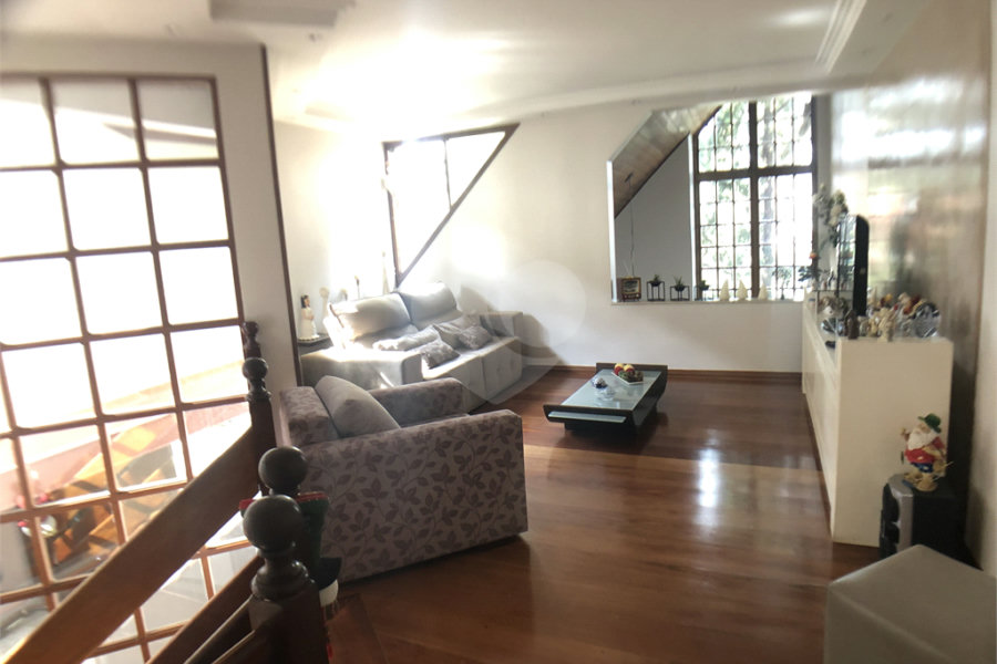Casa à venda com 4 suítes no condomínio Residencial Floresta, São Paulo - SP