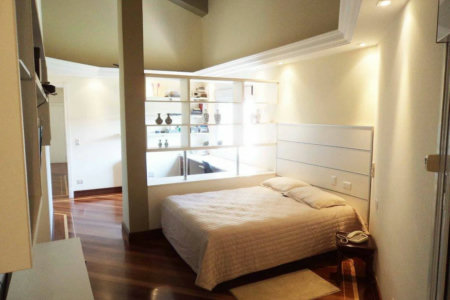 Casa à venda com 5 suítes em Jardim Leonor, São Paulo, SP
