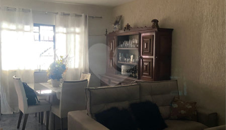 Casa à venda com 3 quartos em Vila Oliveira, Mogi das Cruzes, SP