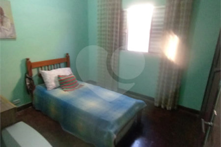 Casa à venda com 3 quartos, sendo 1 suíte,  no Centro, Mogi das Cruzes, SP