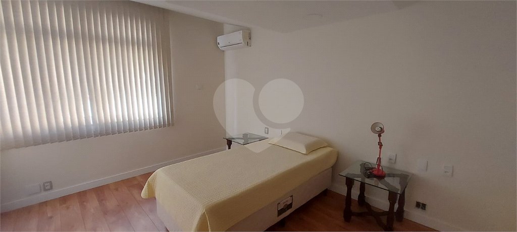Apartamento à venda com 4 quartos, sendo 1 suíte,  em Laranjeiras, Rio de Janeiro, RJ