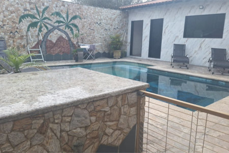 Sobrado à venda ou para alugar com 4 suítes em Sitio Paredão, Ferraz de Vasconcelos, SP