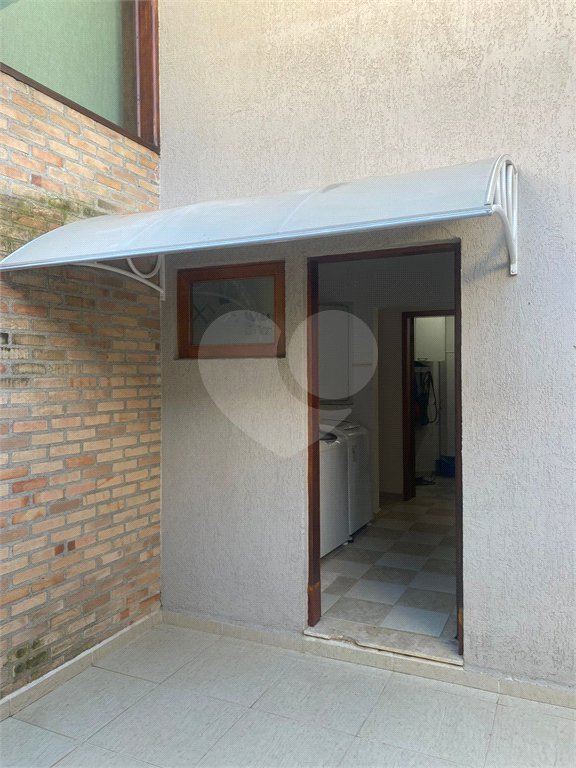 Casa à venda com 5 quartos, sendo 4 suítes, no condomínio Lago do Imperador, Mairiporã - SP