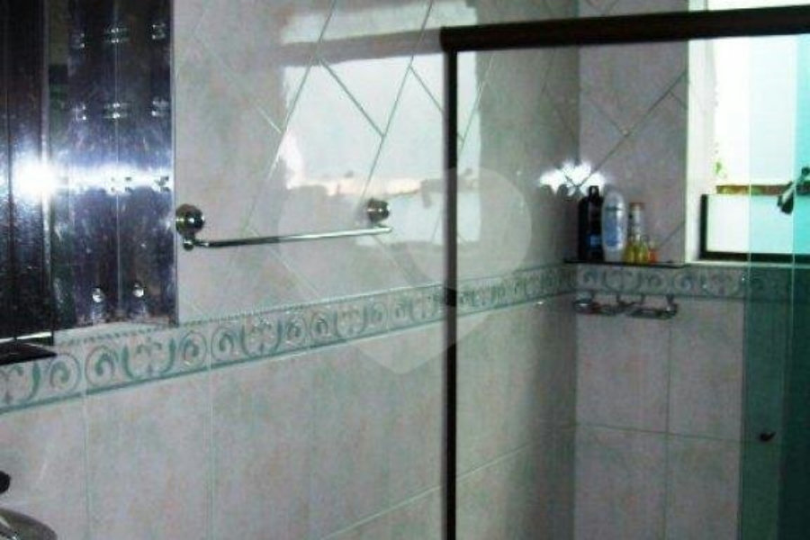 Sobrado à venda com 4 quartos em Parada Inglesa, São Paulo, SP