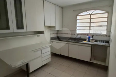 Sobrado à venda com 3 quartos, sendo 1 suíte, em Jardim Bonfiglioli, São Paulo, SP