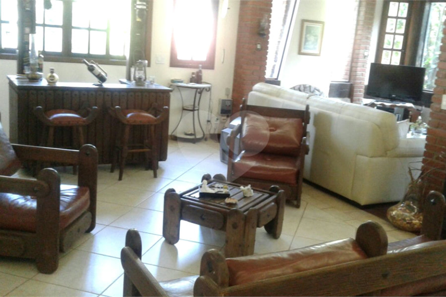 Casa à venda ou para alugar com 4 quartos, sendo 1 suíte, em Serra da Cantareira, Mairiporã, SP