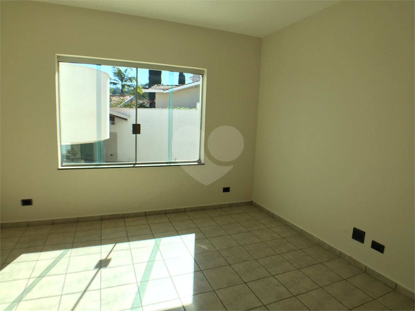 Casa à venda com 4 suítes no condomínio Estância Marambaia, Vinhedo - SP