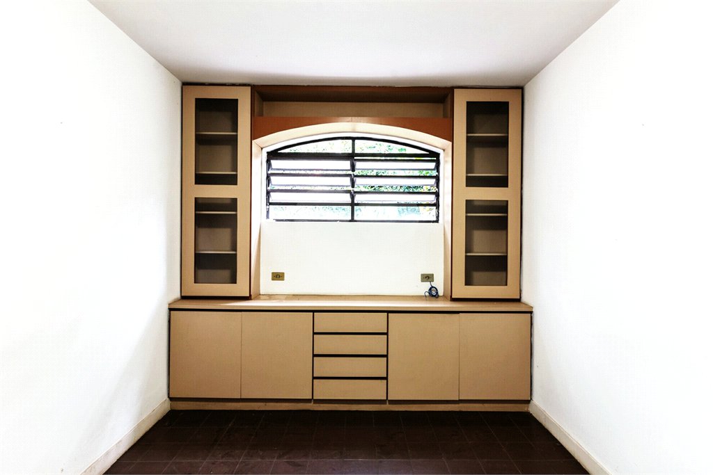 Casa à venda com 4 quartos, sendo 1 suíte, em Jardim das Bandeiras, São Paulo, SP
