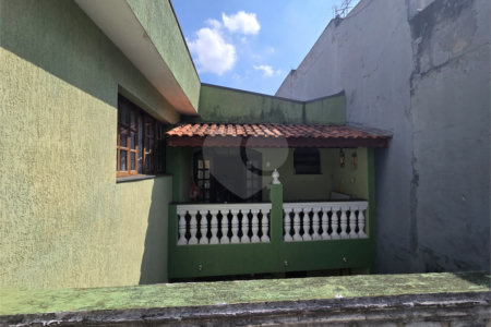 Casa à venda com 4 quartos, sendo 1 suíte, em Vila Paulo Silas, São Paulo, SP