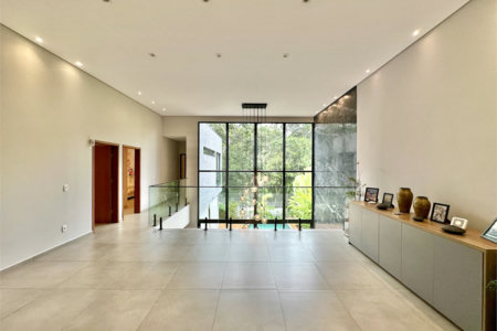 Casa à venda com 3 suítes no condomínio Reserva Santa Maria, Jandira - SP