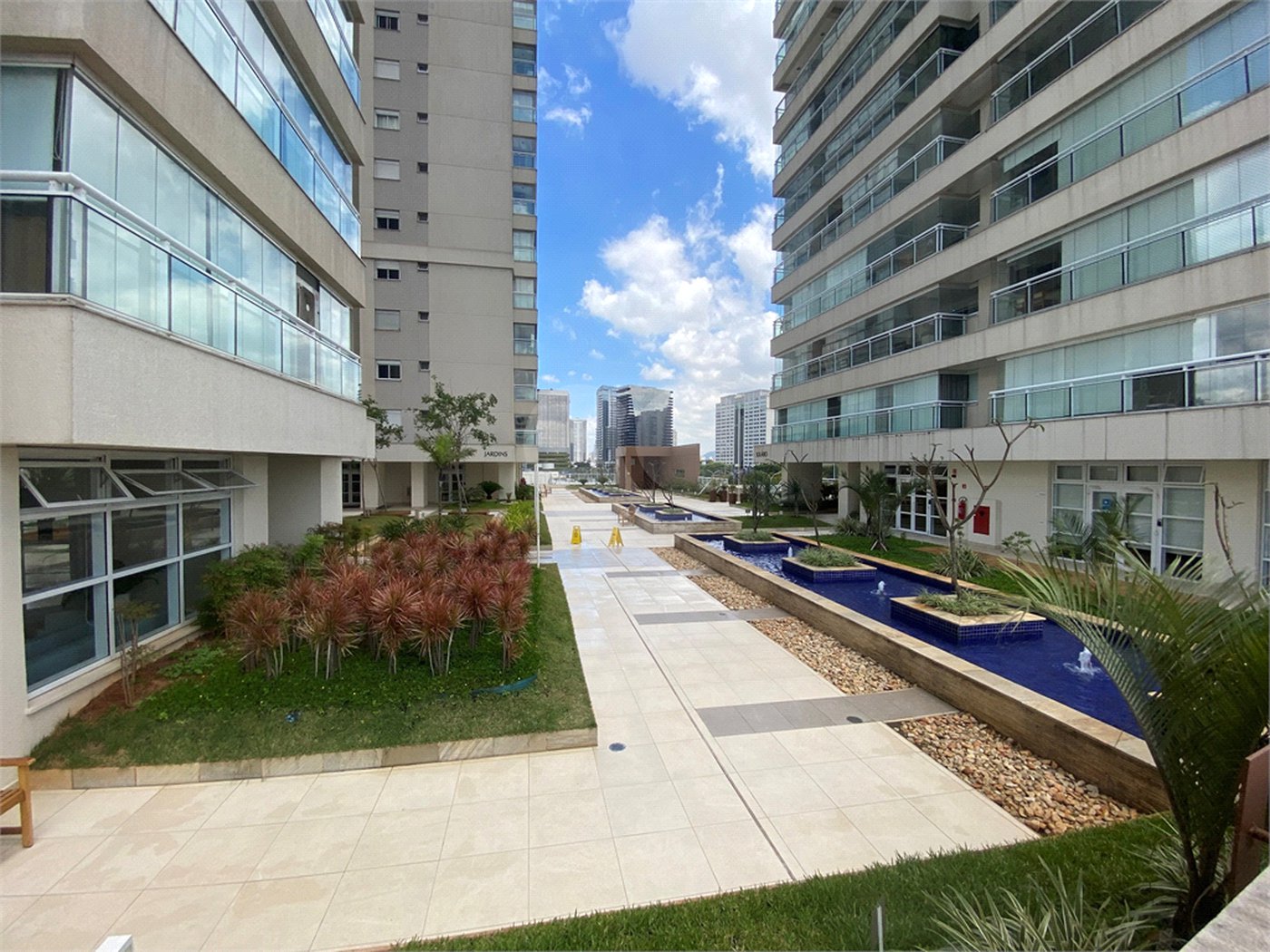 Apartamento à venda com 3 suítes em Barra Funda, São Paulo, SP