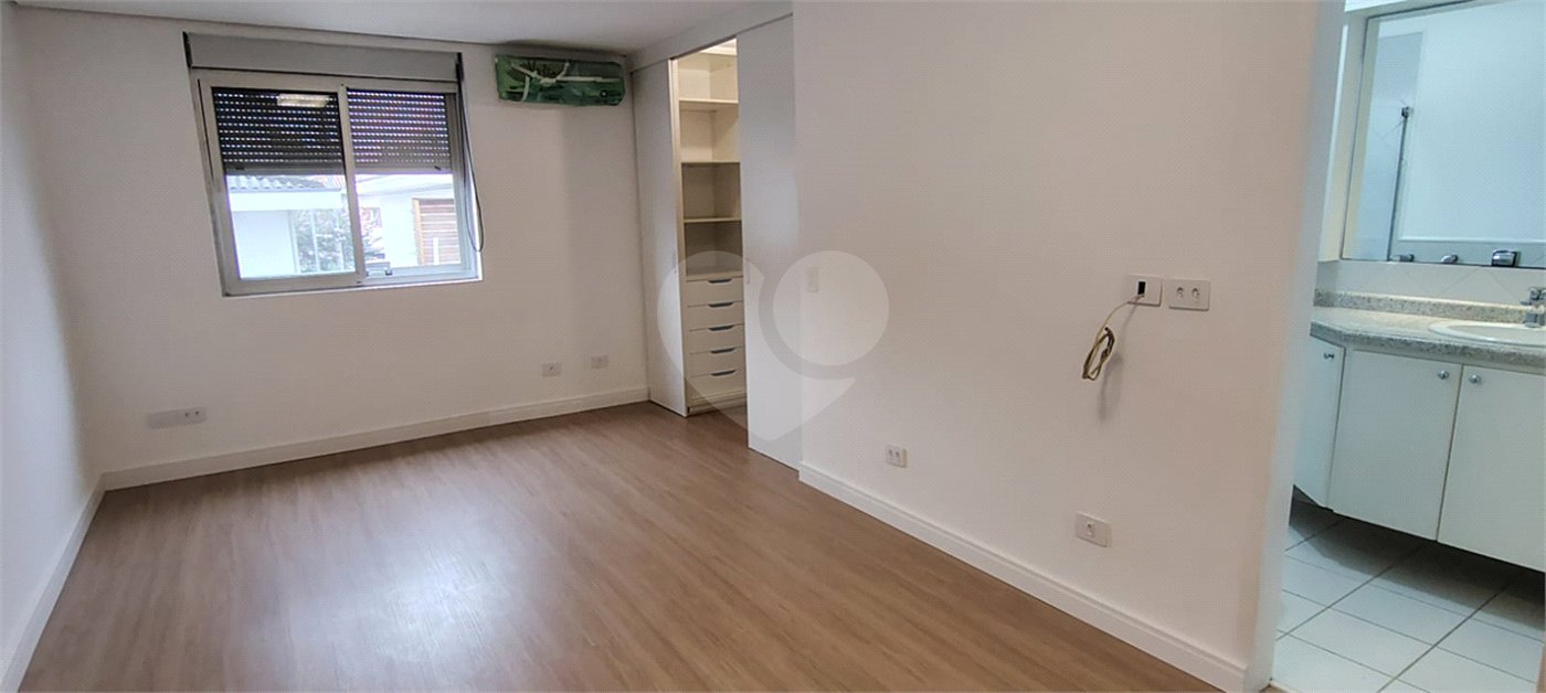 Casa de Vila à venda com 3 quartos, sendo 2 suítes, em Santo Amaro, São Paulo, SP