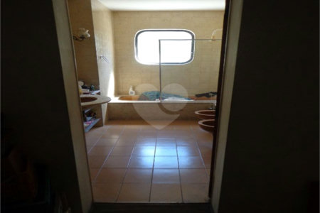 Cobertura à venda ou para alugar com 7 quartos, sendo 2 suítes, em Vila Andrade, São Paulo, SP