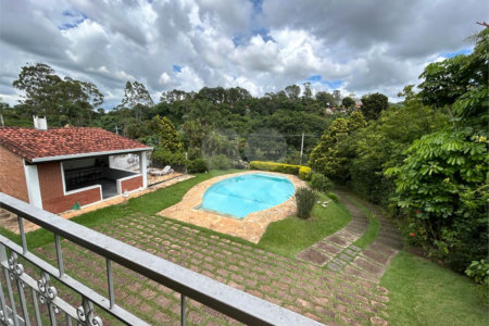 Casa à venda com 5 quartos, sendo 3 suítes, no condomínio Estância Marambaia, Vinhedo - SP