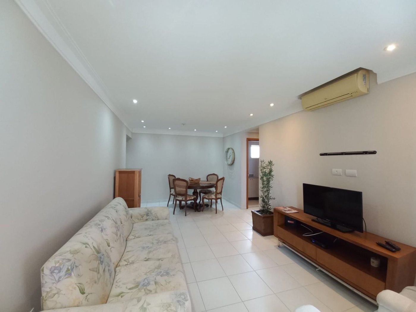 Apartamento com 2 dormitórios à venda, 97 m² por R$ 1.360.000,00 - Gonzaga - Santos/SP