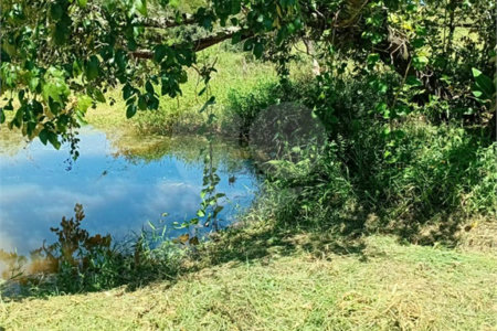 Sítio à venda com 2 quartos em Área Rural de Lagoinha, Lagoinha, SP