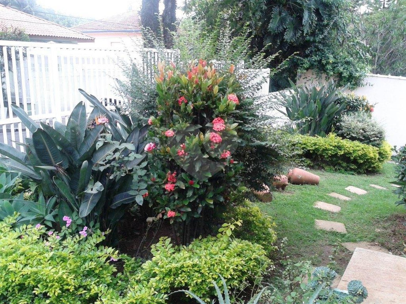 Casa Térrea à venda ou para alugar com 4 suítes em Jardim Floresta, São Paulo, SP