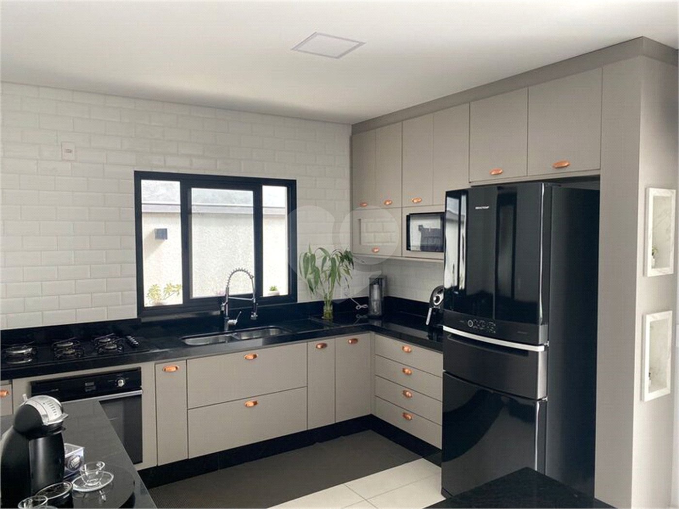 Casa à venda com 3 quartos, sendo 1 suíte,  no condomínio Mantova, Indaiatuba - SP