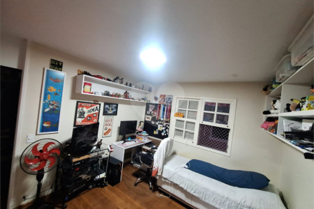 Casa à venda com 5 quartos, sendo 3 suítes,  no condomínio Vila Panamericana, São Paulo - SP