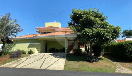 Casa à venda com 4 suítes no condomínio Portal do Sabiá, Araçoiaba da Serra - SP
