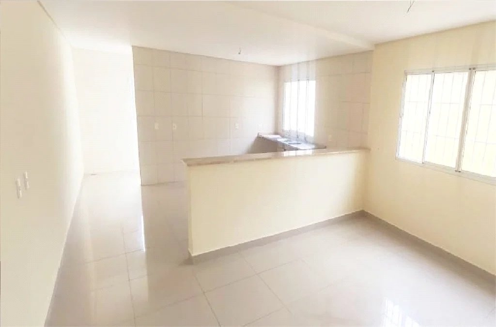 Sobrado à venda com 3 quartos, sendo 1 suíte, em Cidade São Francisco, São Paulo, SP