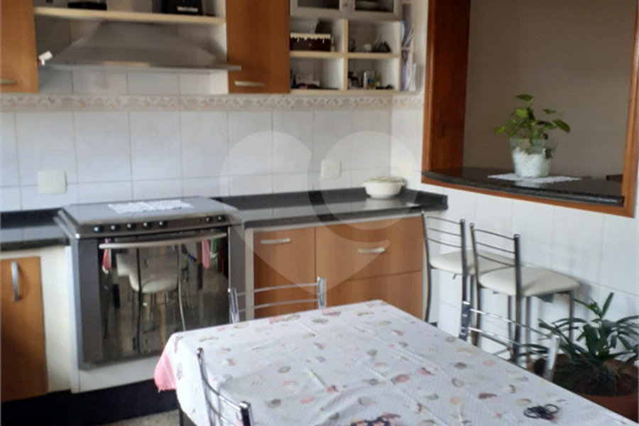 Sobrado à venda com 3 quartos, sendo 1 suíte, em Vila Nova Cachoeirinha, São Paulo, SP