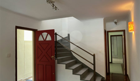 Sobrado à venda com 3 quartos, sendo 1 suíte,  em Chácara Santo Antônio, São Paulo, SP