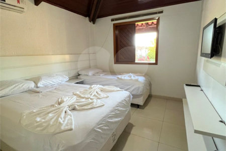Apartamento à venda com 1 quarto em Taperapuan, Porto Seguro, BA