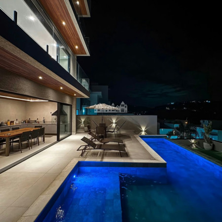 Casa à venda com 4 quartos, sendo 3 suítes, em Rio Abaixo, Atibaia, SP