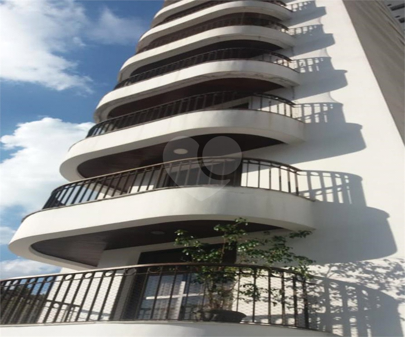 Apartamento à venda com 4 quartos, sendo 3 suítes,  em Vila Andrade, São Paulo, SP