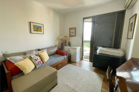 Apartamento à venda com 4 quartos, sendo 3 suítes, em Campo Belo, São Paulo, SP