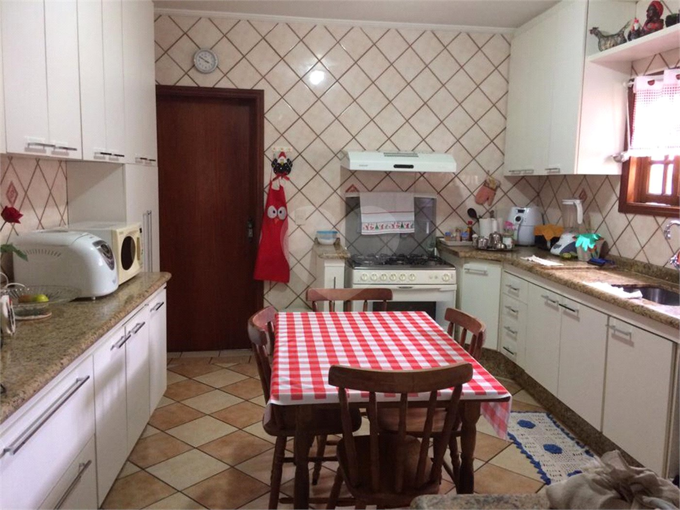 Sobrado à venda com 4 quartos, sendo 1 suíte, em Jardim Pinheiros, São Paulo, SP