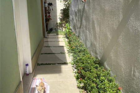 Casa à venda com 3 quartos, sendo 1 suíte, no condomínio Vida Verde 1, Suzano - SP