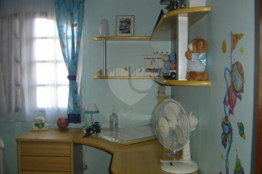 Sobrado à venda com 5 quartos, sendo 1 suíte, em Vila Nova Cachoeirinha, São Paulo, SP