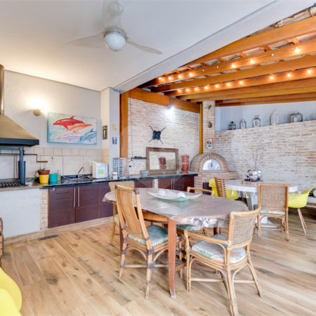 Casa à venda com 3 suítes no condomínio Vila Versalhes, São Paulo - SP