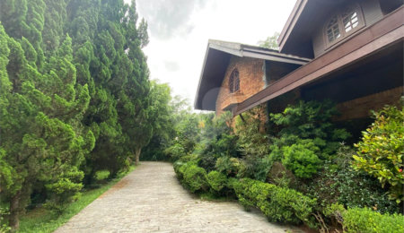 Casa à venda ou para alugar com 5 quartos, sendo 3 suítes,  em Fazenda Morumbi, São Paulo, SP