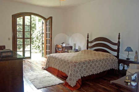 Casa à venda com 5 quartos, sendo 4 suítes, em Alto da Boa Vista, São Paulo, SP