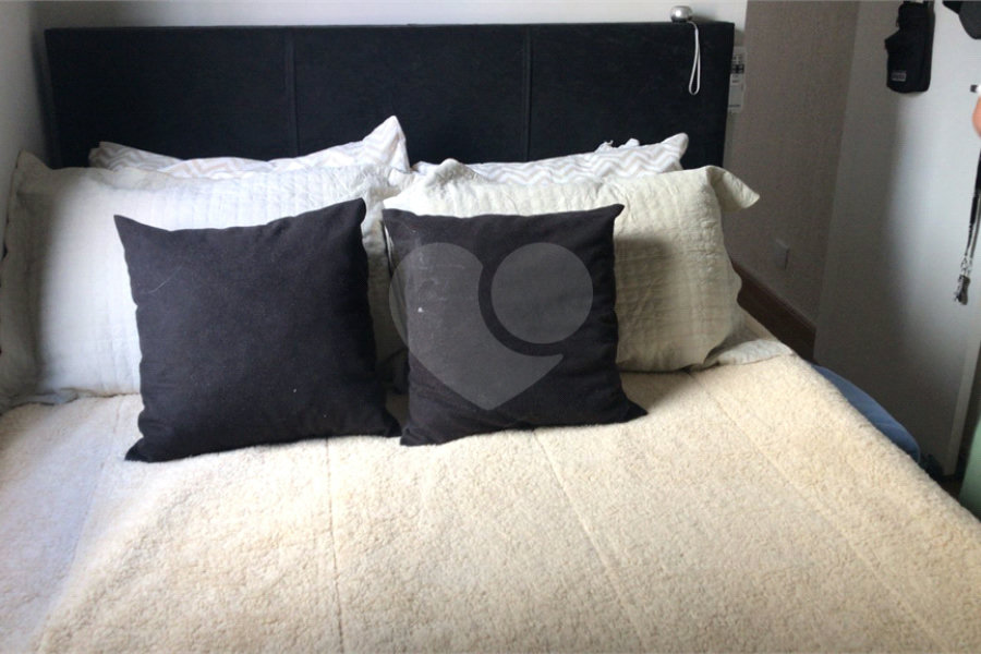 Casa à venda com 3 quartos, sendo 1 suíte,  no condomínio Felipe, São Paulo - SP