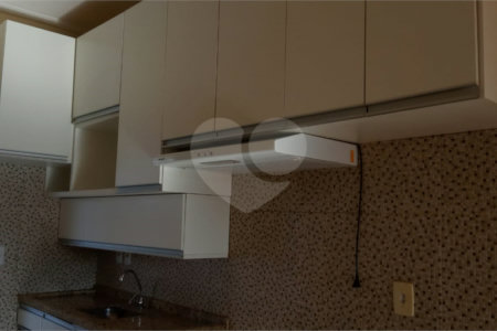Linda casa em condomínio fechado com 2 Dormitórios.