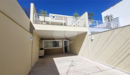Sobrado à venda com 3 quartos, sendo 1 suíte,  em Mooca, São Paulo, SP