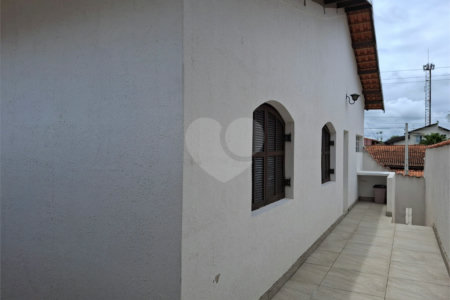 Casa à venda com 3 quartos, sendo 1 suíte,  em Vila Oliveira, Mogi das Cruzes, SP