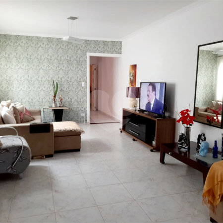 Sobrado à venda com 4 quartos, sendo 2 suítes, em Jardim Franca, São Paulo, SP