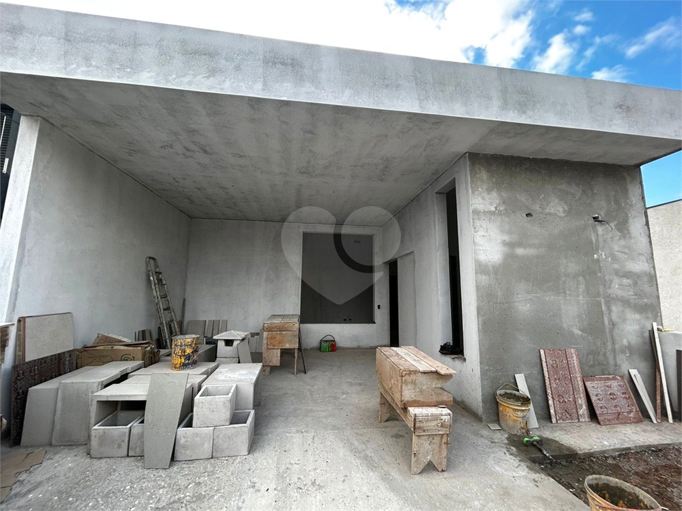 Casa à venda com 3 quartos, sendo 1 suíte,  no condomínio Lago dos Ipês, Itapetininga - SP
