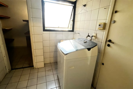 Apartamento à venda com 4 quartos, sendo 1 suíte, em Moema, São Paulo, SP