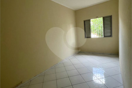 Sobrado à venda com 3 quartos, sendo 1 suíte, em Vila Vitório Mazzei, São Paulo, SP