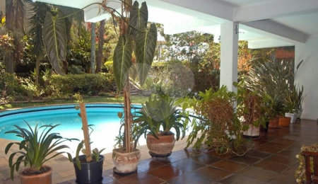 Casa à venda com 5 quartos, sendo 4 suítes,  em Alto da Boa Vista, São Paulo, SP